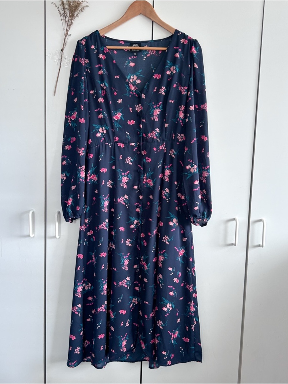 Bobeau Navy Floral V-Neck Midi Dress • Sz L